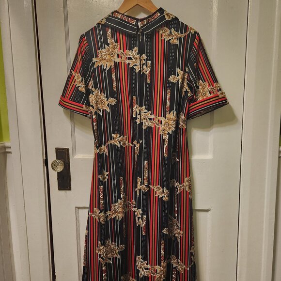 Vintage Montreal patterned dress - Picture 2 of 5